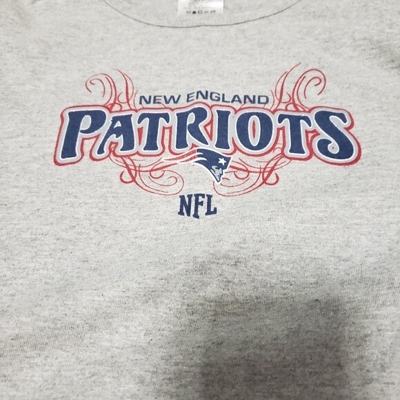New England Patriots T-shirt Cotton Polyester Womens Large NFL Gray Long-sleeve - Picture 3 of 8
